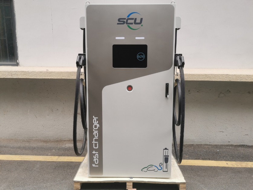 480-kW-DC-Schnelllader-mit-zwei-CCS-Ladepunkten-mit-Payment-Terminal-Option 480-kW-DC-Schnelllader-mit-zwei-CCS-Ladepunkten-mit-Payment-Terminal-Option